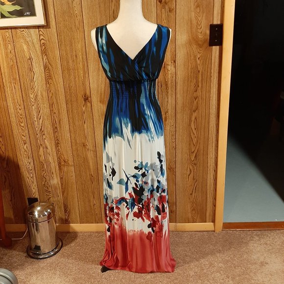 Milano Flowy Maxi Dress - Picture 2 of 7